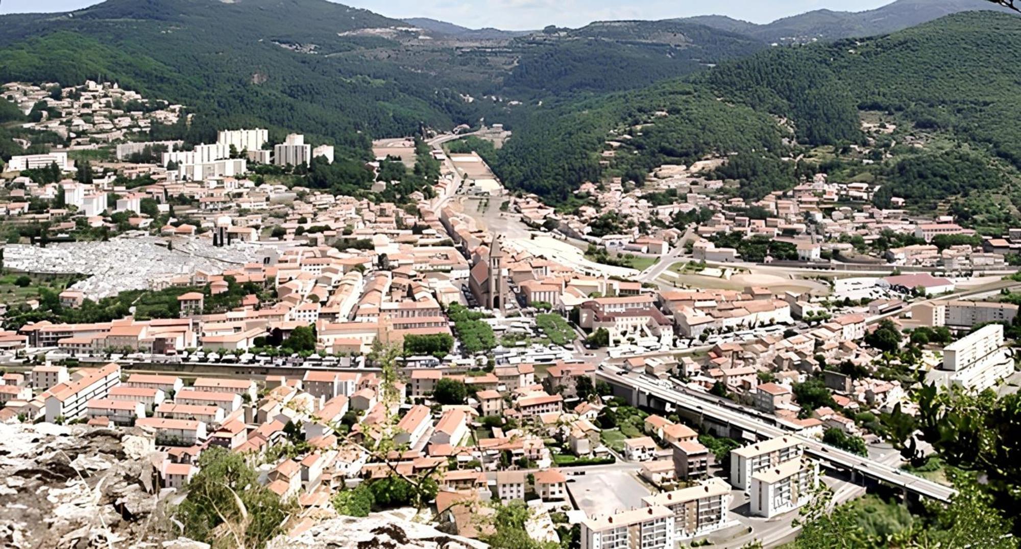 Maison Conviviale Pres Des Cevennes Avec Terrasse La Grand-Combe Luaran gambar